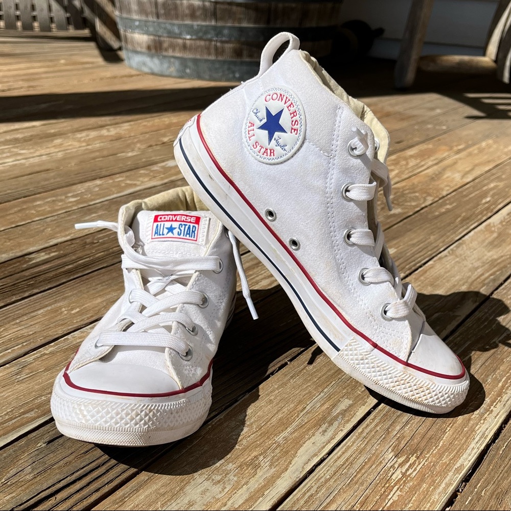 Converse - Chuck Taylors - White - Men’s 6 Women’s 8